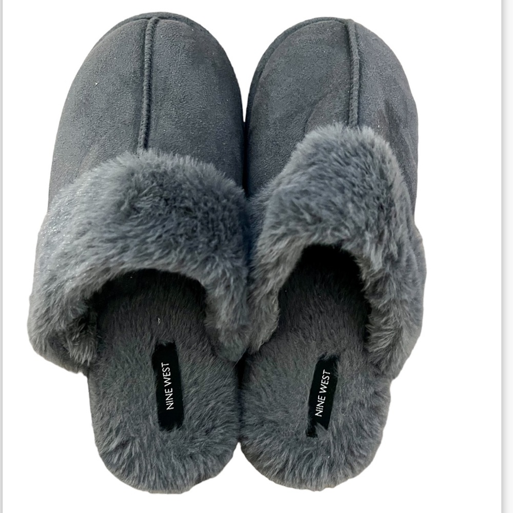 NWOT NINE WEST FUZZY SLIPPERS